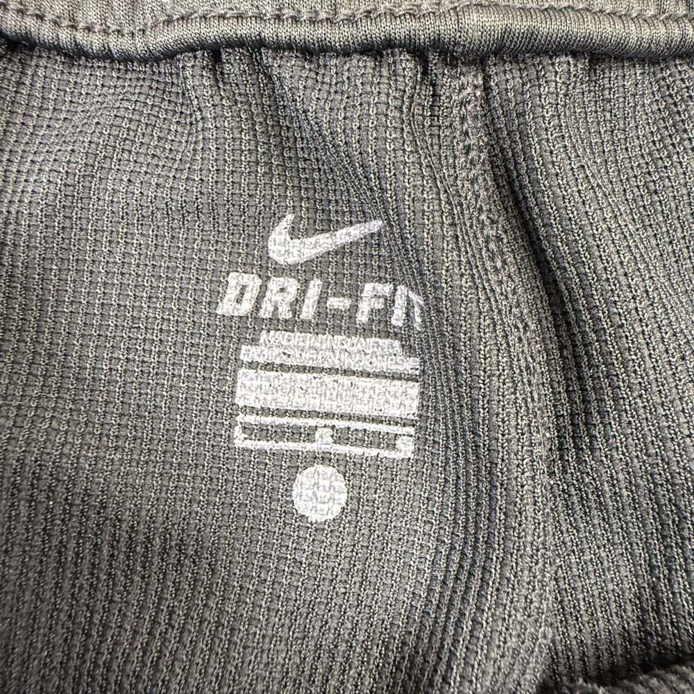 Nike - Picture 2 of 6